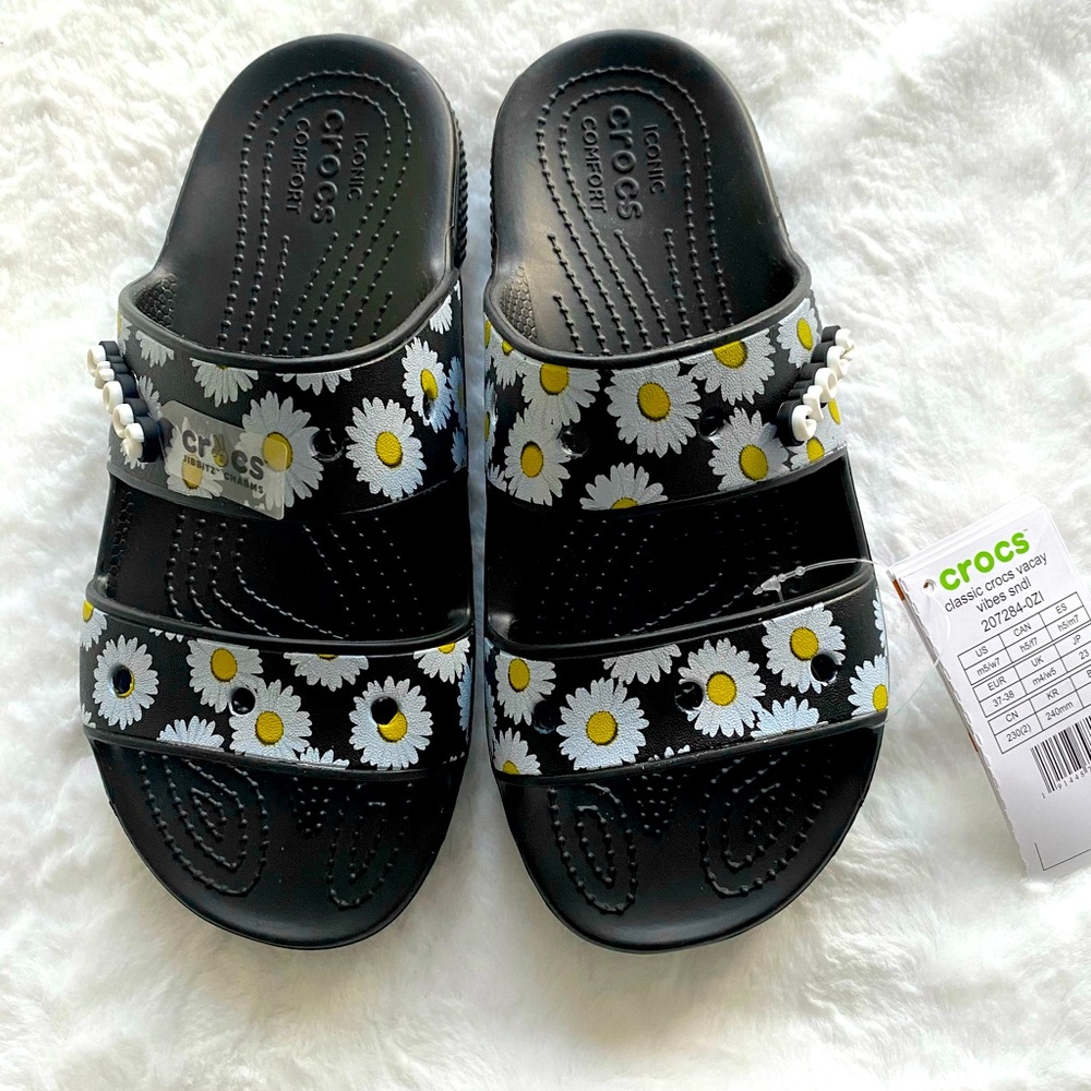 Daisies croc sandals size womens 7 NEW
